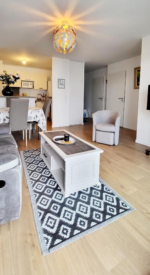 Appartement Moderne Finement Decore Avec Balcon A Vannes Centre Экстерьер фото